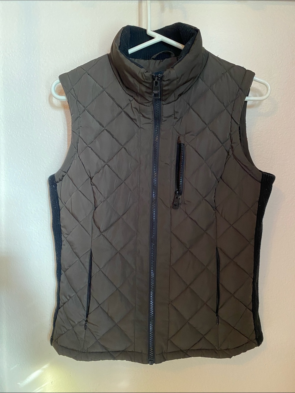Women's Quilted Sleeveless Vest - Dark Olive w/Black Trim